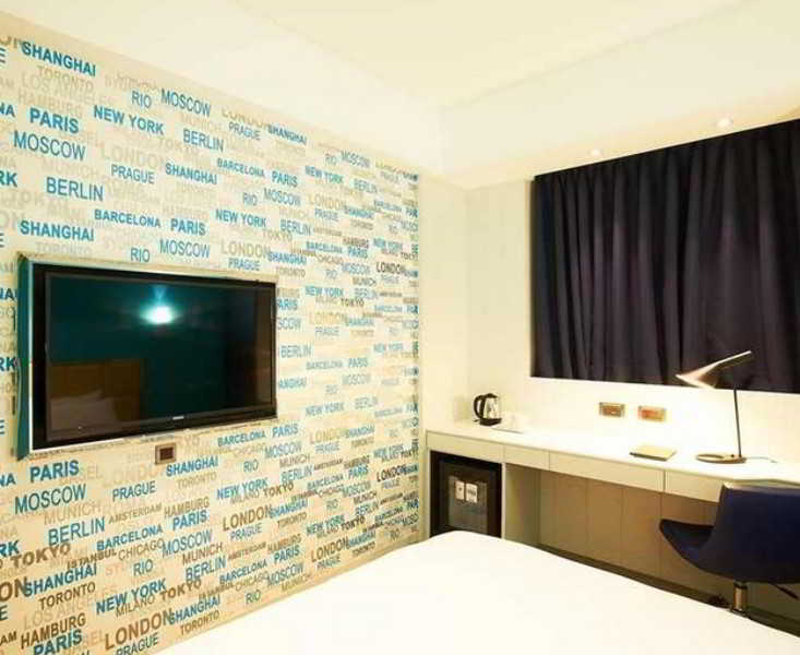 Royal Group Hotel Bo Ai Branch Kaohsiung Exterior photo