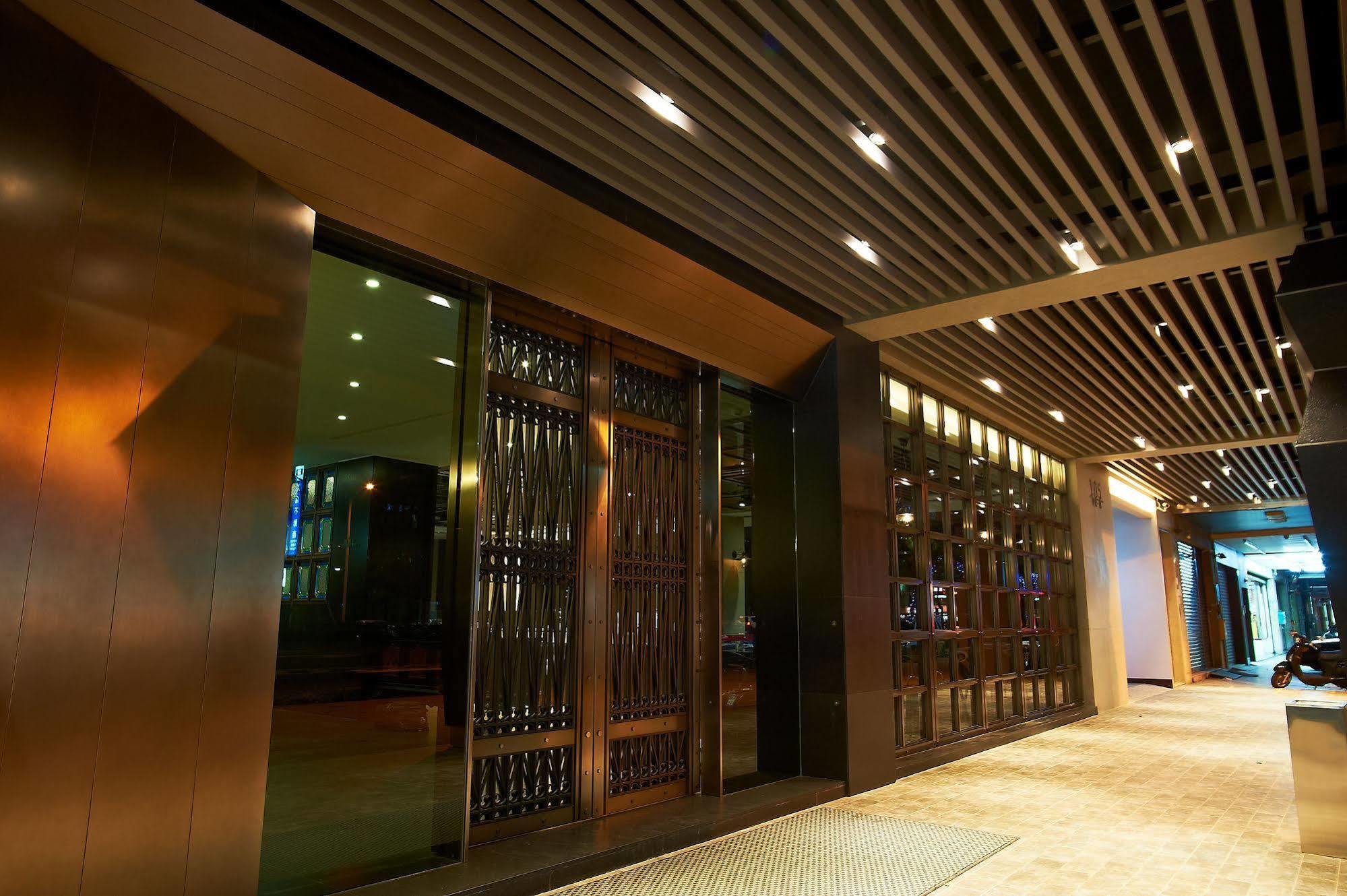 Royal Group Hotel Bo Ai Branch Kaohsiung Exterior photo