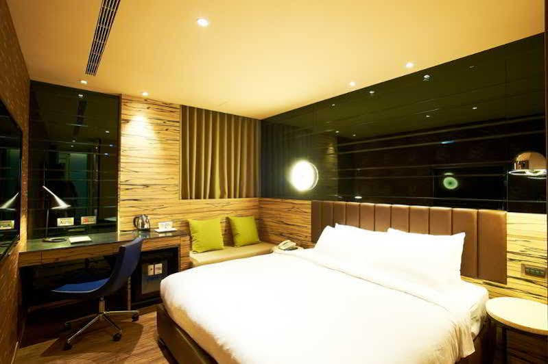 Royal Group Hotel Bo Ai Branch Kaohsiung Exterior photo